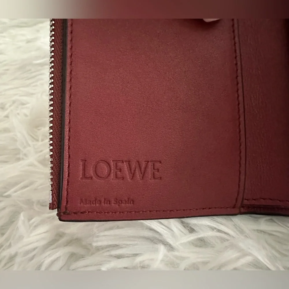 Loewe‎ Womens Vertical Small leather wallet